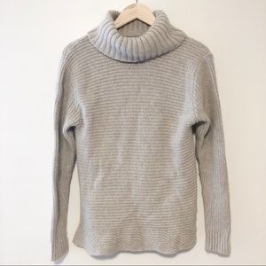 Turtle neck sweater